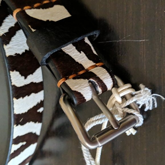 NWT 3/4" wide Liebeskind Berlin leather and faux fur zebra patterned belt - Picture 3 of 6